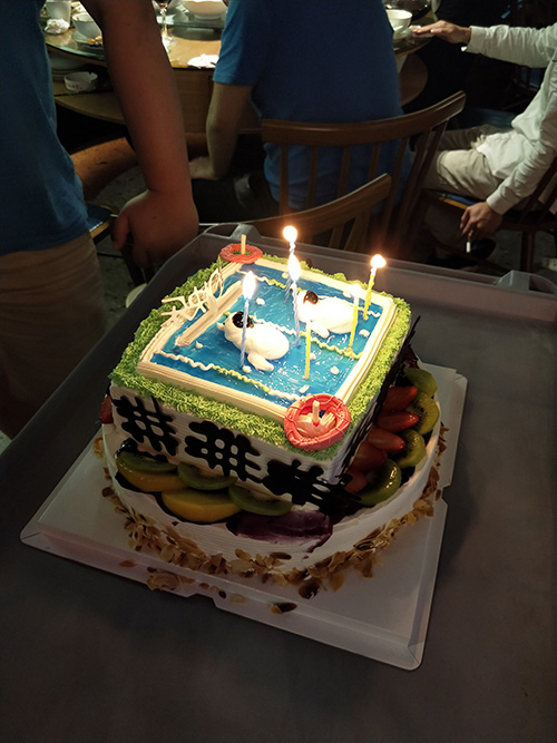 揮手三月，激情四月 戴高樂泳池設備 這不僅是一個簡單的聚餐